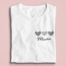 Lade das Bild in den Galerie-Viewer, Mama mit drei Herzen T-Shirt