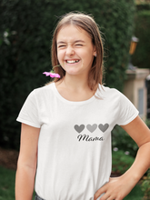 Lade das Bild in den Galerie-Viewer, Mama mit drei Herzen T-Shirt